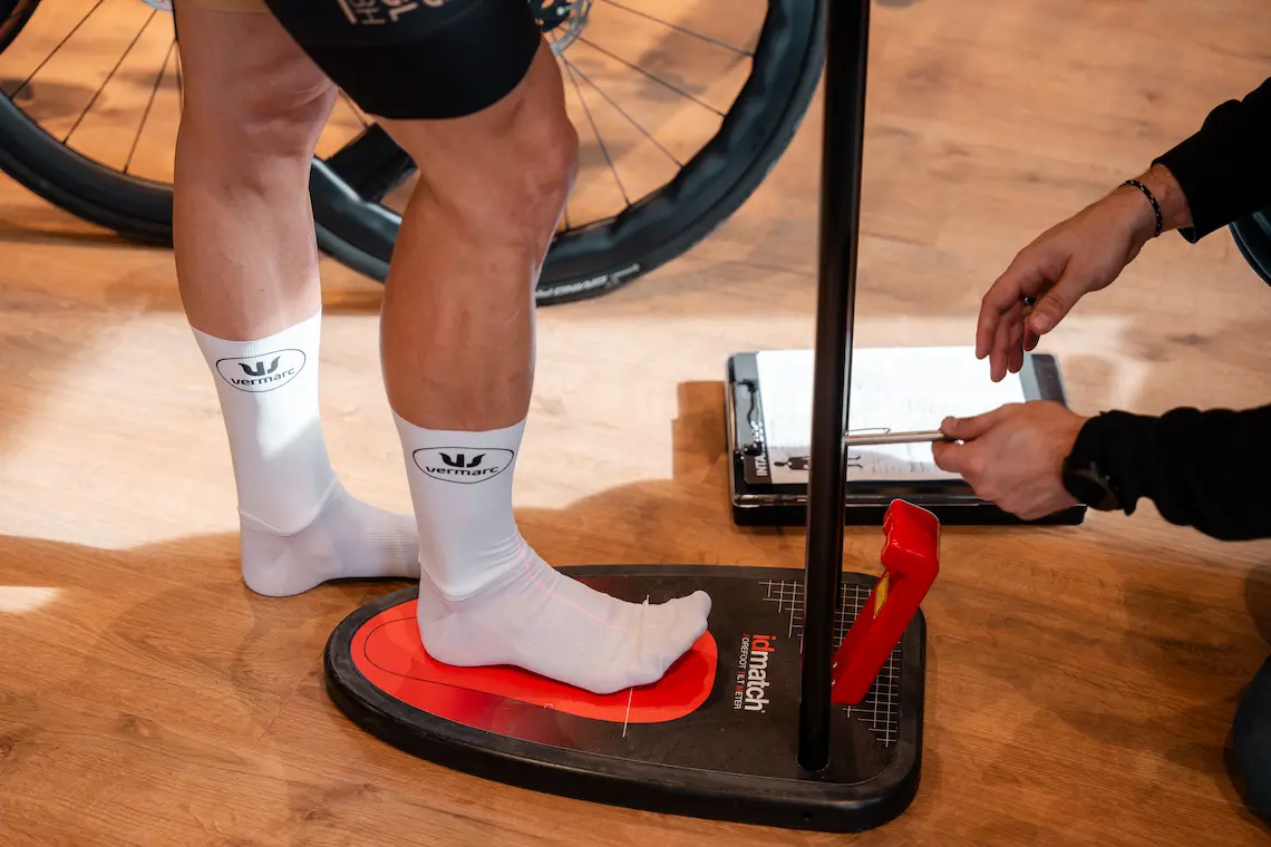 CSBikes-Adjusting_Cleats-2