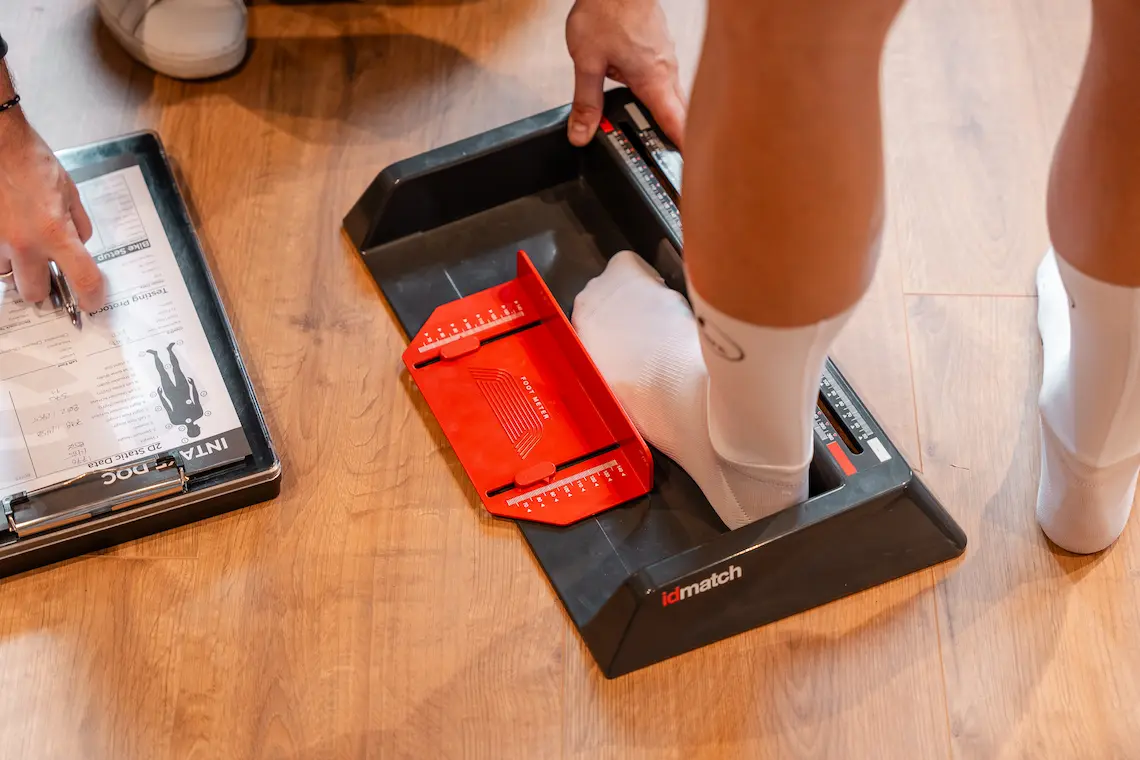 CSBikes-Adjusting_Cleats-3